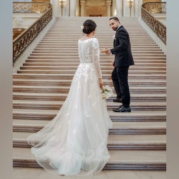 White gown wedding dress bought in October 2022.